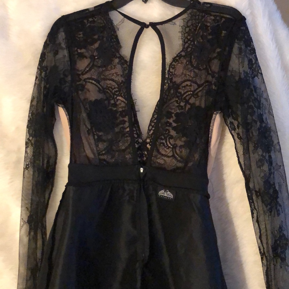 Dress - Picture 5 of 8